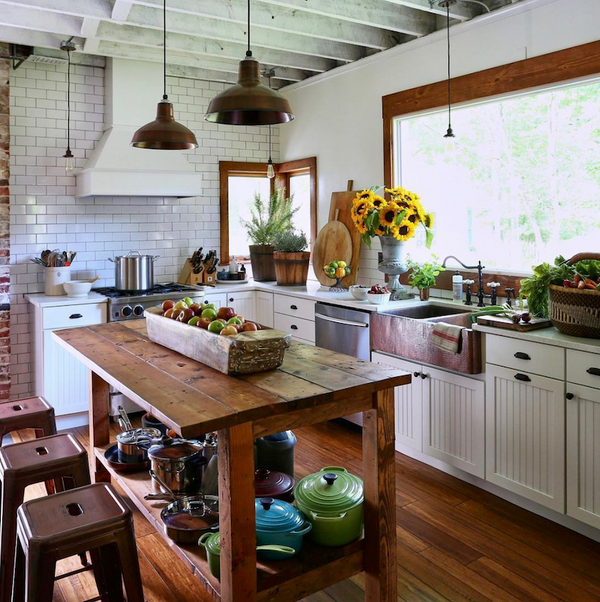 Style Guide: Historic Farmhouse